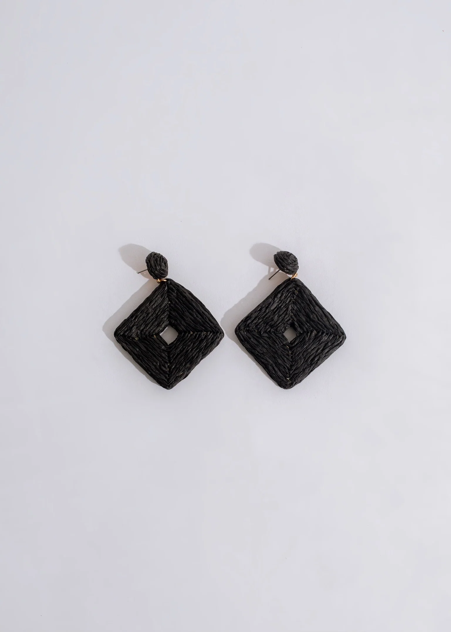 Try Me Earring Black